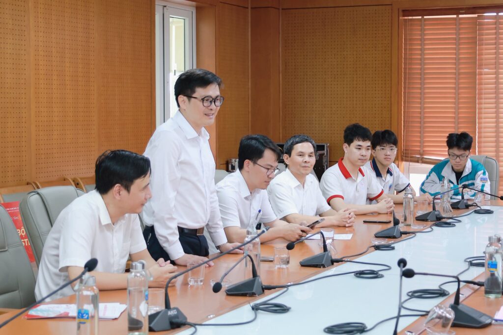 KHOA CNTT1 TÍCH CỰC THAM GIA TƯ VẤN TUYỂN SINH TẠI CÁC TRƯỜNG THPT CHUYÊN KHU VỰC NINH BÌNH VÀ THANH HOÁ